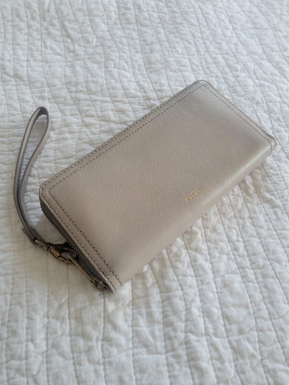 NWT Fossil Women's Logan RFID Zip-Around Wristlet Wallet in Stone - Picture 1 of 9